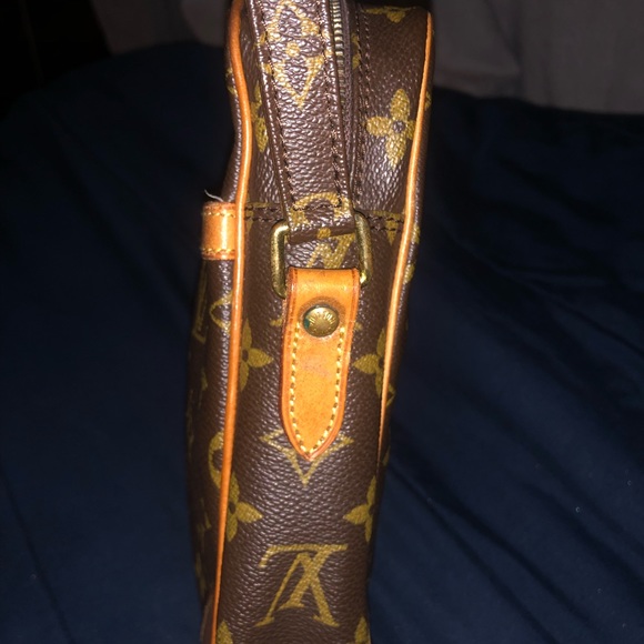 Louis Vuitton Danube Crossbody Bag - Picture 5 of 16
